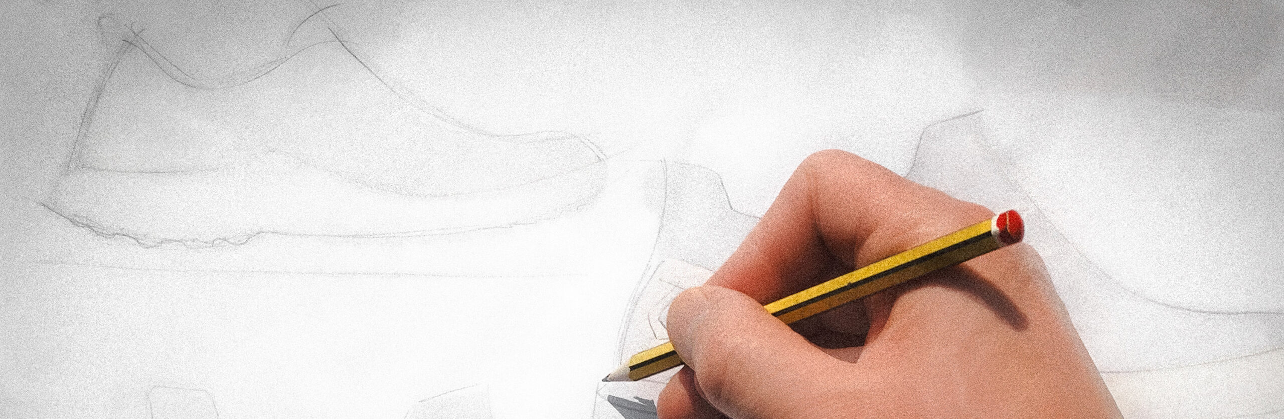 Sono un designer di prodotti tecnici e funzionali per lo sport e per il tempo libero con esperienza ventennale. Disegno calzature, abbigliamento e accessori per marchi internazionali. Mi piace progettare articoli che sono utilizzati da persone appassionate che hanno bisogno di innovazione e che mettono alla prova la loro qualità e funzionalità, anche in condizioni estreme. Questa interazione mi ha portato e mi porta continuamente a comprendere le esigenze specifiche di atleti, sportivi e appassionati in vari settori come Outdoor, Montagna, Motociclismo, Antinfortunistica, Nautica, Sci e altri. Una delle caratteristiche più belle di questo lavoro è che non si finisce mai di imparare. Progettando articoli dove la funzionalità e la performance sono molto importanti, ho un approccio pratico e concreto al design basato sull’esperienza diretta, che applico anche quando disegno prodotti per il tempo libero, con l’obbiettivo di migliorare le prestazioni in aspetti come ergonomia, durevolezza, comfort, peso, eccetera…che vanno integrati armonicamente con l’estetica e le tendenze della moda. Oltre alla progettazione, ho dedicato parte del mio tempo anche alla formazione di altre persone. Credo nel valore della condivisione del sapere, anzi…nel mio caso soprattutto del saper fare! Il mio scopo è di trasmettere le mie conoscenze fornendo corsi e strumenti pratici a designer con meno esperienza di me, e a chi desidera intraprendere un percorso simile. Insegno a utilizzare la creatività in modo mirato, tramite un metodo di lavoro testato in prima persona, i software specifici, le conoscenze necessarie per progettare in modo realistico articoli adatti alla produzione industriale.